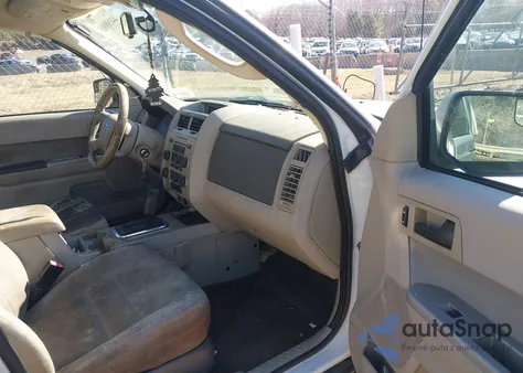 2010 Ford Escape Xlt из США, поврежденный, VIN 1FMCU9DG6AKC84961